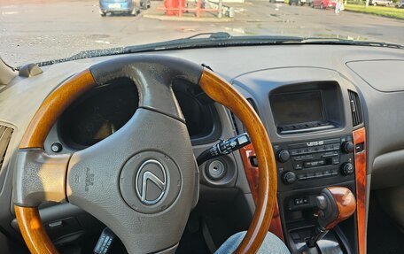 Lexus RX IV рестайлинг, 2001 год, 850 000 рублей, 5 фотография