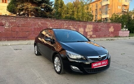 Opel Astra J, 2011 год, 800 000 рублей, 2 фотография