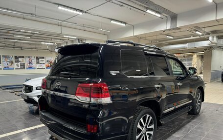 Toyota Land Cruiser 200, 2019 год, 8 000 000 рублей, 1 фотография