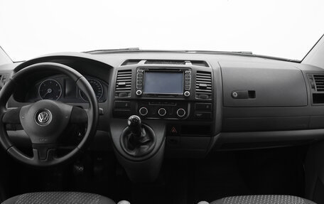 Volkswagen Caravelle T5, 2013 год, 1 820 000 рублей, 6 фотография