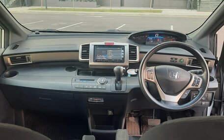 Honda Freed I, 2013 год, 1 200 000 рублей, 13 фотография