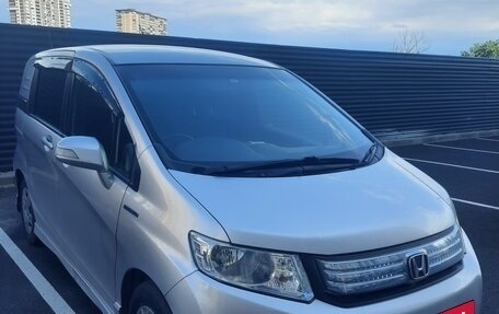 Honda Freed I, 2013 год, 1 200 000 рублей, 5 фотография