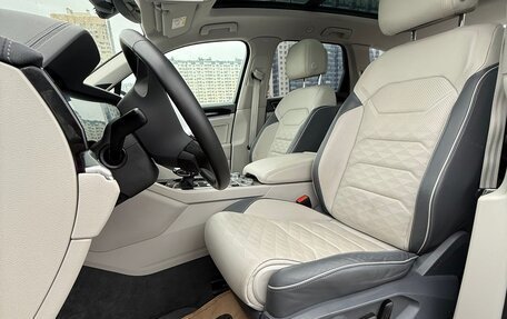 Volkswagen Touareg III, 2018 год, 7 700 000 рублей, 10 фотография