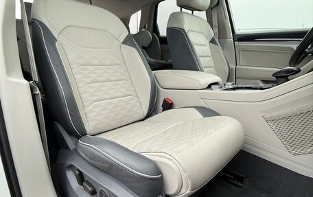 Volkswagen Touareg III, 2018 год, 7 700 000 рублей, 16 фотография