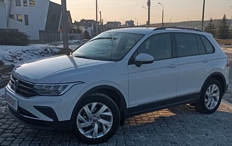 Volkswagen Tiguan II, 2020 год, 2 950 000 рублей, 4 фотография