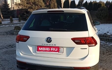 Volkswagen Tiguan II, 2020 год, 2 950 000 рублей, 5 фотография