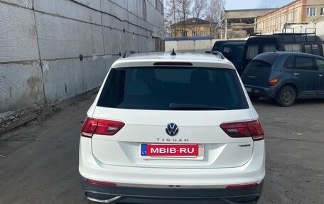 Volkswagen Tiguan II, 2020 год, 2 950 000 рублей, 9 фотография