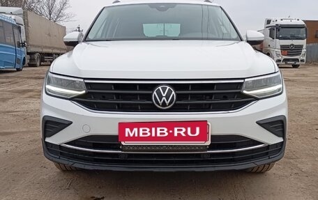 Volkswagen Tiguan II, 2020 год, 2 950 000 рублей, 13 фотография