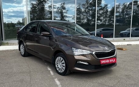 Skoda Rapid II, 2021 год, 1 420 000 рублей, 2 фотография