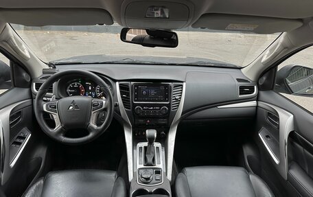 Mitsubishi Pajero Sport III рестайлинг, 2017 год, 2 190 000 рублей, 8 фотография