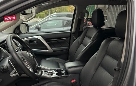 Mitsubishi Pajero Sport III рестайлинг, 2017 год, 2 190 000 рублей, 10 фотография