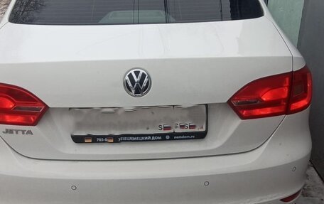 Volkswagen Jetta VI, 2013 год, 1 155 000 рублей, 2 фотография