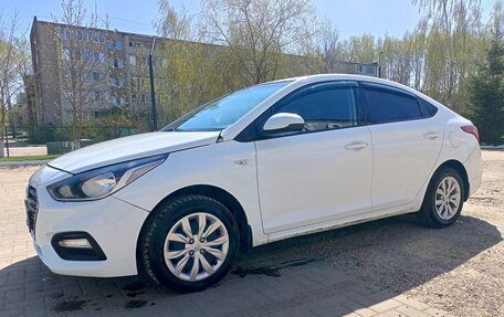 Hyundai Solaris II рестайлинг, 2018 год, 530 000 рублей, 3 фотография