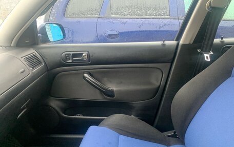 Volkswagen Golf IV, 2002 год, 450 000 рублей, 2 фотография