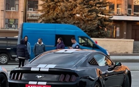 Ford Mustang VI рестайлинг, 2017 год, 2 800 000 рублей, 2 фотография