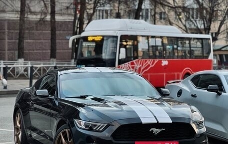 Ford Mustang VI рестайлинг, 2017 год, 2 800 000 рублей, 3 фотография