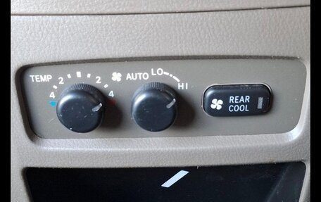 Toyota Land Cruiser Prado 120 рестайлинг, 2003 год, 1 490 000 рублей, 11 фотография