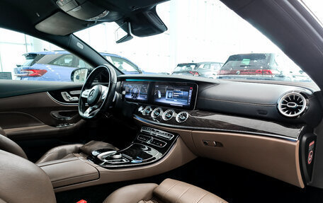 Mercedes-Benz E-Класс, 2018 год, 3 950 000 рублей, 15 фотография