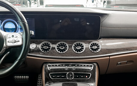 Mercedes-Benz E-Класс, 2018 год, 3 950 000 рублей, 19 фотография