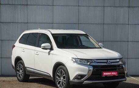Mitsubishi Outlander III рестайлинг 3, 2017 год, 1 950 000 рублей, 1 фотография