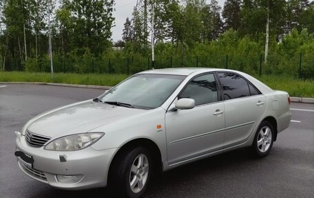 Toyota Camry V40, 2005 год, 970 000 рублей, 2 фотография