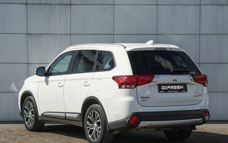 Mitsubishi Outlander III рестайлинг 3, 2017 год, 1 950 000 рублей, 2 фотография