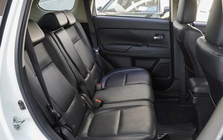 Mitsubishi Outlander III рестайлинг 3, 2017 год, 1 950 000 рублей, 7 фотография