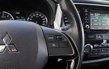 Mitsubishi Outlander III рестайлинг 3, 2017 год, 1 950 000 рублей, 16 фотография