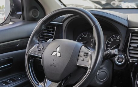 Mitsubishi Outlander III рестайлинг 3, 2017 год, 1 950 000 рублей, 19 фотография