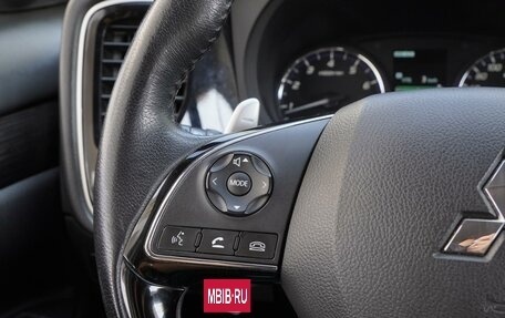 Mitsubishi Outlander III рестайлинг 3, 2017 год, 1 950 000 рублей, 17 фотография