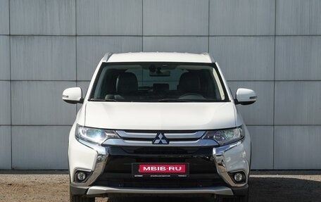 Mitsubishi Outlander III рестайлинг 3, 2017 год, 1 950 000 рублей, 3 фотография