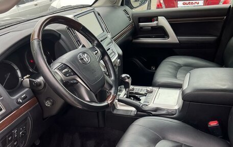 Toyota Land Cruiser 200, 2018 год, 7 450 000 рублей, 4 фотография