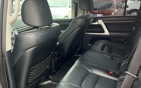 Toyota Land Cruiser 200, 2018 год, 7 450 000 рублей, 7 фотография