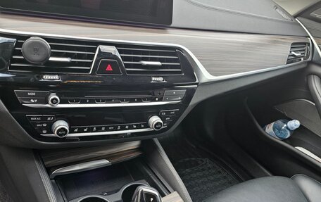 BMW 5 серия, 2018 год, 4 500 000 рублей, 14 фотография