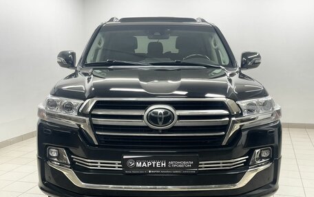 Toyota Land Cruiser 200, 2019 год, 6 988 000 рублей, 2 фотография