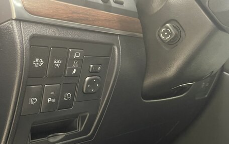 Toyota Land Cruiser 200, 2019 год, 6 988 000 рублей, 19 фотография