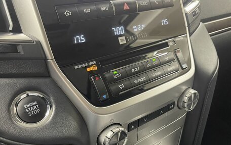 Toyota Land Cruiser 200, 2019 год, 6 988 000 рублей, 16 фотография