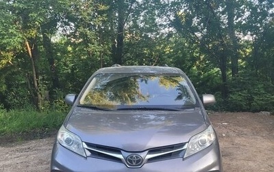 Toyota Sienna III, 2018 год, 2 900 000 рублей, 1 фотография