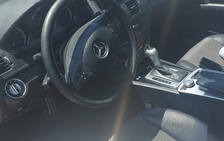 Mercedes-Benz C-Класс, 2010 год, 1 000 000 рублей, 6 фотография