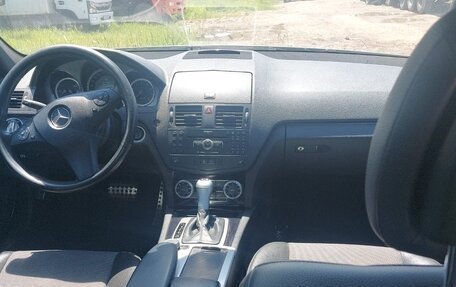 Mercedes-Benz C-Класс, 2010 год, 1 000 000 рублей, 9 фотография