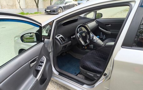 Toyota Prius, 2010 год, 950 000 рублей, 8 фотография