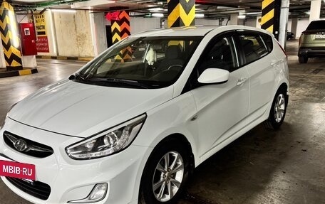 Hyundai Solaris II рестайлинг, 2013 год, 985 000 рублей, 2 фотография