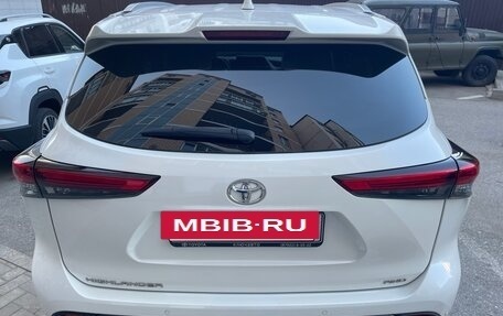 Toyota Highlander, 2021 год, 6 200 000 рублей, 2 фотография