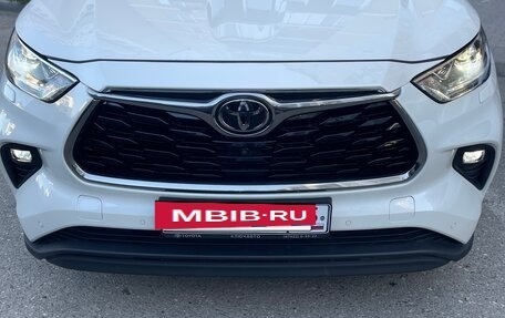 Toyota Highlander, 2021 год, 6 200 000 рублей, 6 фотография
