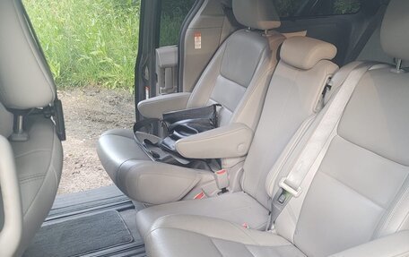 Toyota Sienna III, 2018 год, 2 900 000 рублей, 11 фотография