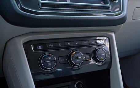 Volkswagen Tiguan II, 2017 год, 2 630 000 рублей, 13 фотография