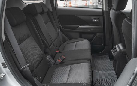 Mitsubishi Outlander III рестайлинг 3, 2019 год, 2 468 000 рублей, 7 фотография