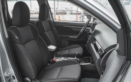 Mitsubishi Outlander III рестайлинг 3, 2019 год, 2 468 000 рублей, 8 фотография