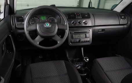 Skoda Fabia II, 2011 год, 640 000 рублей, 6 фотография