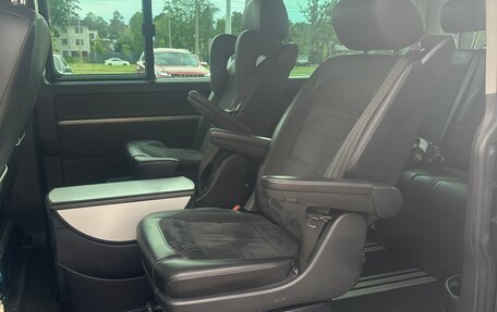 Volkswagen Multivan T6 рестайлинг, 2016 год, 3 489 000 рублей, 6 фотография